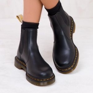 Dr martens 2976 vegan Felix Chelsea boots